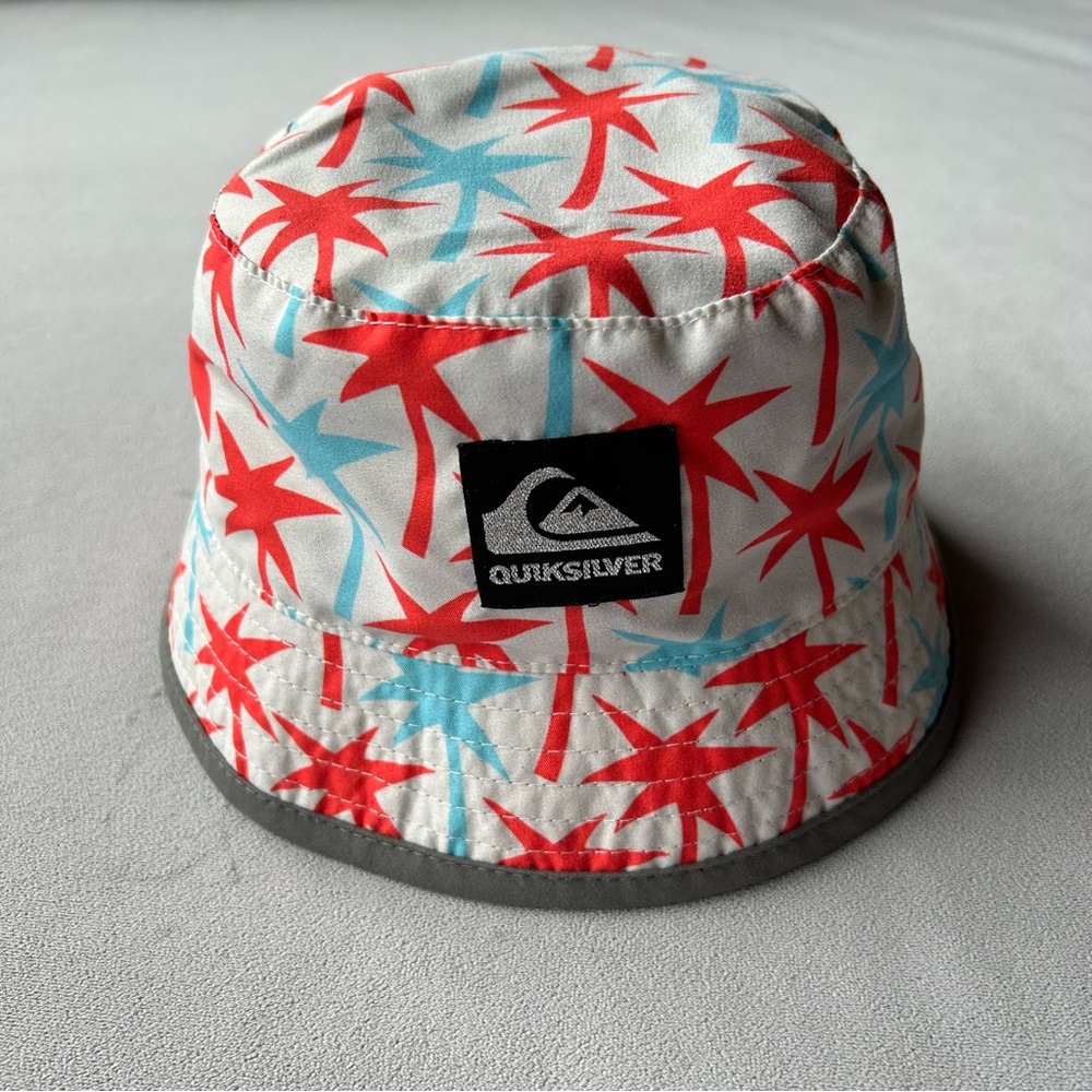 Quiksilver ~ Youth Bucket Hat ~ Reversible ~ Size 53 cm